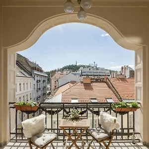  Apartment Skyline Serenity Retreat @vaci Famous Street