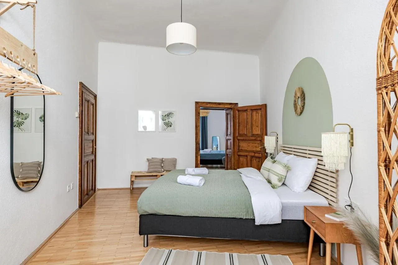 Blue Peace Downtown Apartment Budapest 0*,